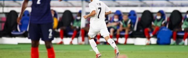 v站体育-单场再丢4个耻辱出局，法国队技不如日本只会踢人？