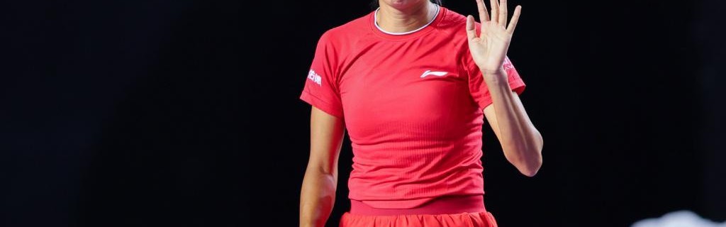 v站-再胜纳瓦罗挺进巡回赛八强，意外“失误”开启张帅的神奇之旅