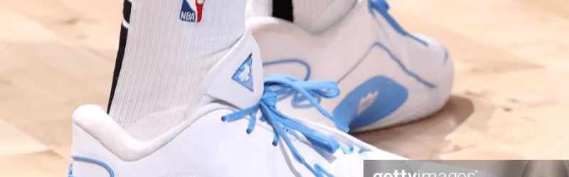 v站体育-马尔卡宁今日穿着白蓝色Lebron22，率队挺进半决赛